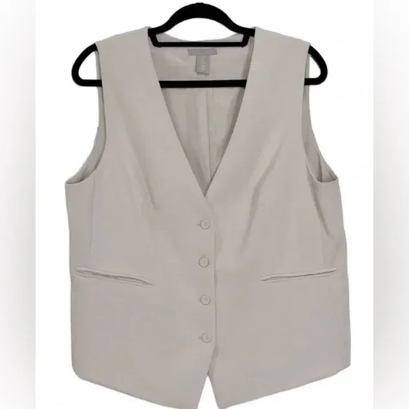 NWT- XXL Curved Satin Cream Vest, ⭐️ designed for curvy body ⭐️ - Picture 10 of 10